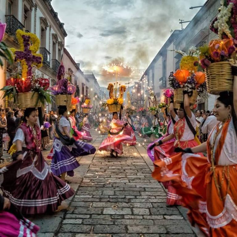 La Guelaguetza todo lo que debes saber de la máxima fiesta de Oaxaca