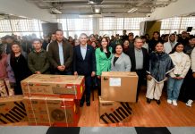 RECIBE FACULTAD DE SISTEMAS UNIDAD SURESTE DE LA UADEC 25 EQUIPOS DE CÓMPUTO Y 20 AIRES ACONDICIONADOS