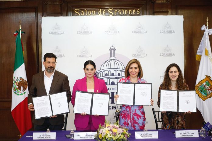 Foto. Firma de convenio