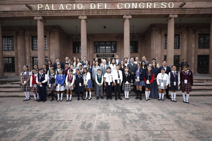 Foto. PARLAMENTO INFANTIL